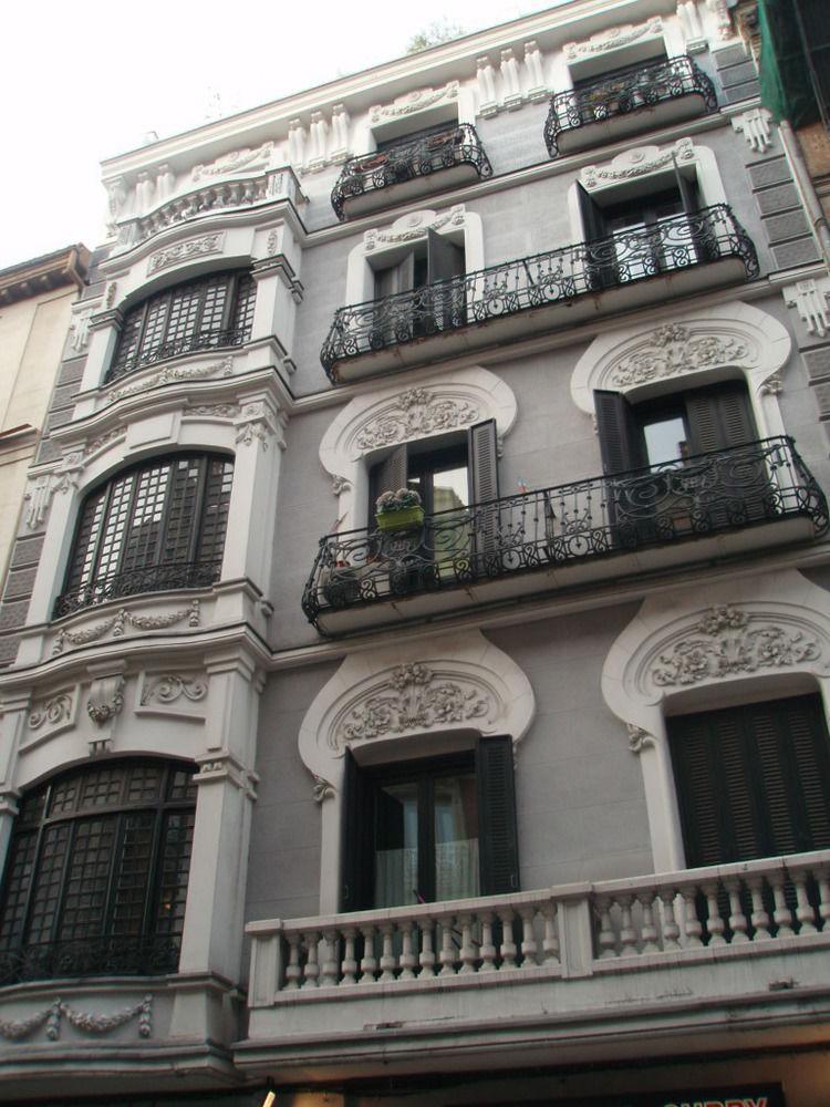 Six Rooms Plaza Mayor Мадрид Екстериор снимка